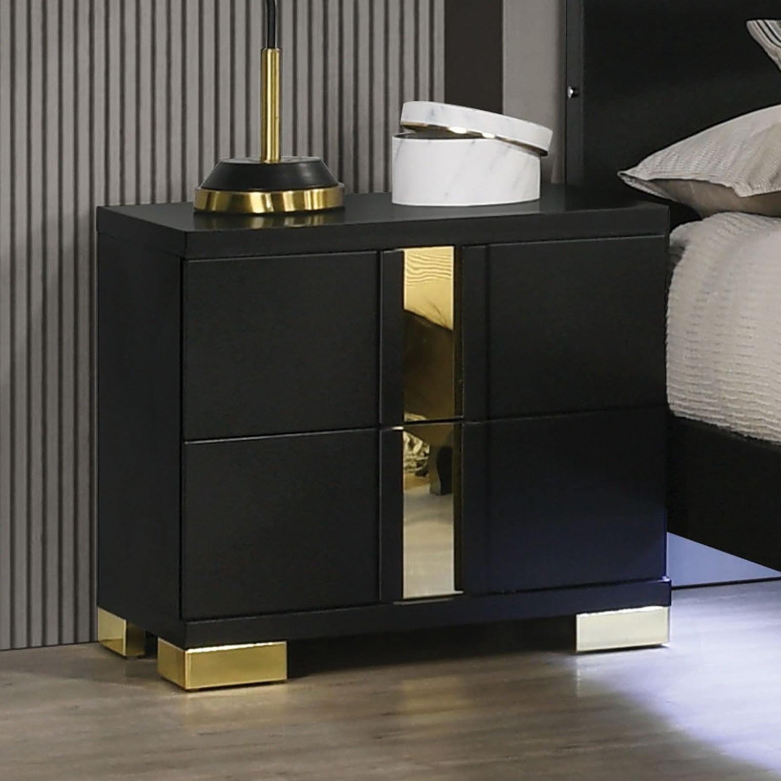 Black & Gold Contemporary King Bedroom Set with LED Bed