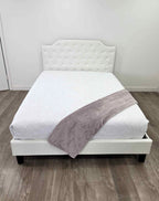 Classic Button Tufted Upholstered Platform Bed – Model SS8624