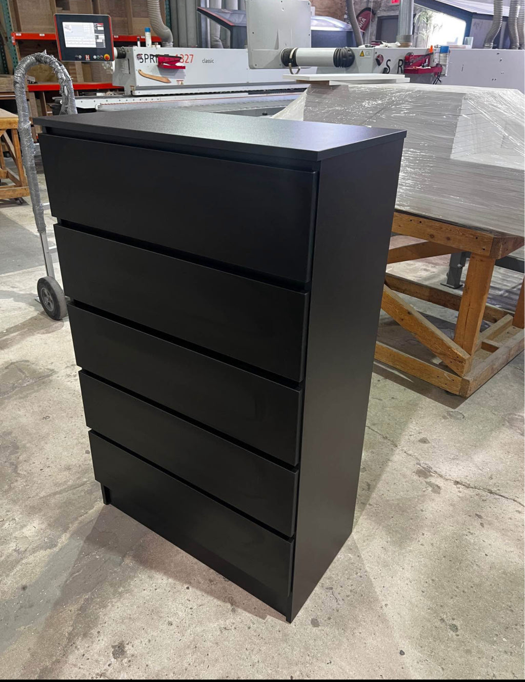 Modern Black 5-Drawer Handle-Free Chest